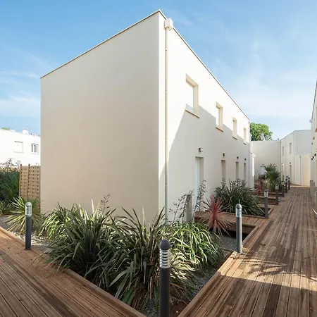 Apt In Plage With Heated Pool Villa *