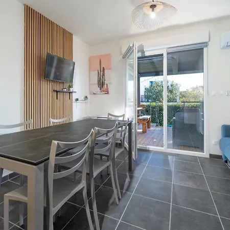 Apt In Plage With Heated Pool Villa *